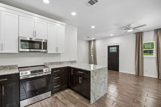 951 S Trade Days Boulevard, Canton, TX 75103