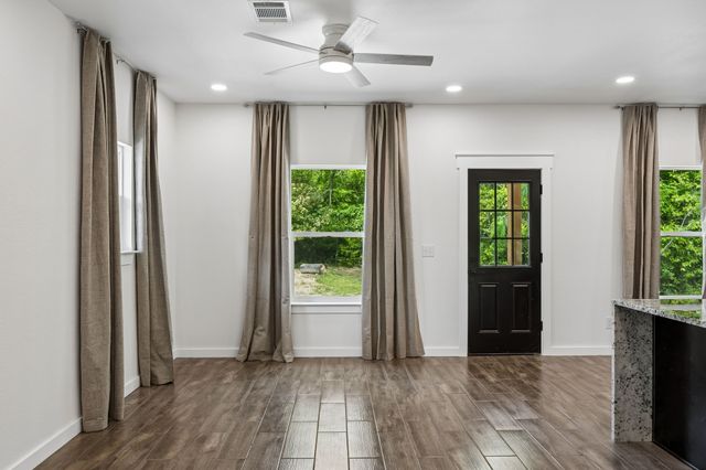 951 S Trade Days Boulevard, Canton, TX 75103