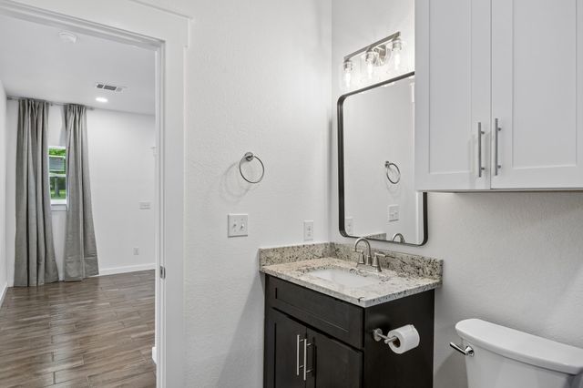 951 S Trade Days Boulevard, Canton, TX 75103