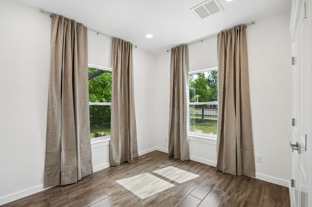 951 S Trade Days Boulevard, Canton, TX 75103