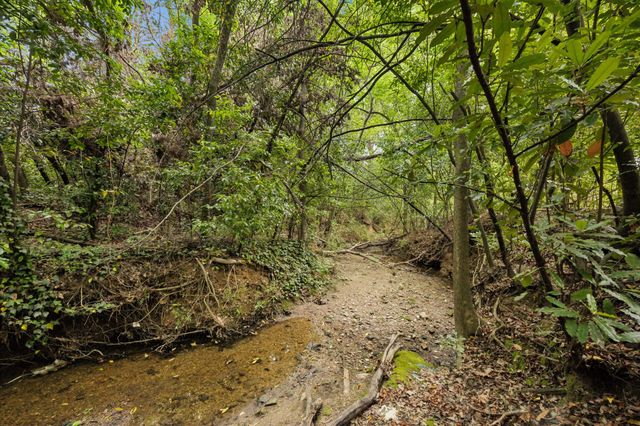 951 S Trade Days Boulevard, Canton, TX 75103