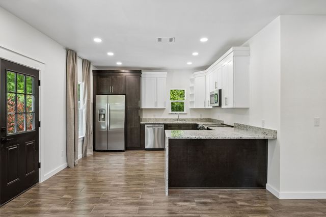 951 S Trade Days Boulevard, Canton, TX 75103