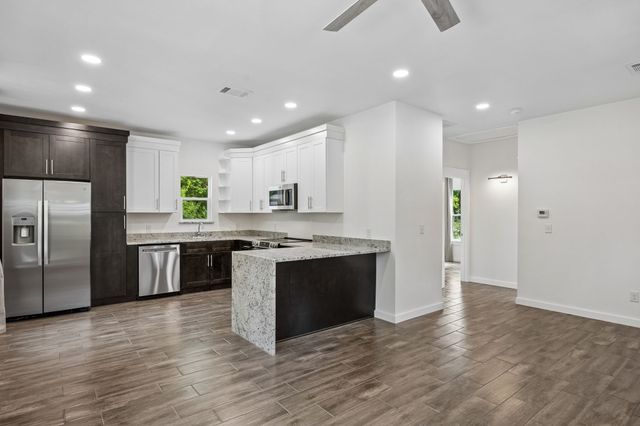 951 S Trade Days Boulevard, Canton, TX 75103