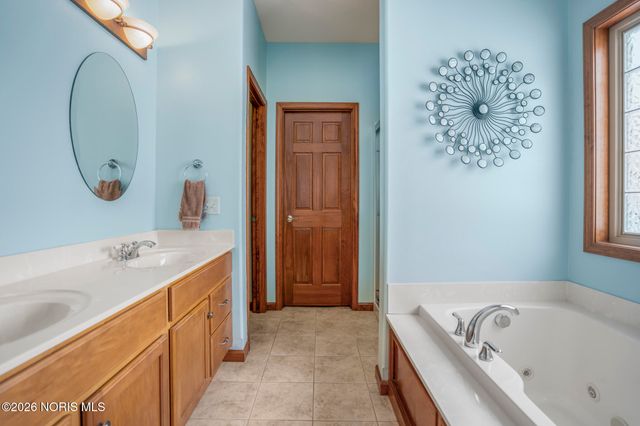 6517 E Saddle Bridge Drive, Whitehouse, OH 43571