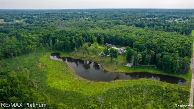 1286 Gray Fox Court, Howell, MI 48843