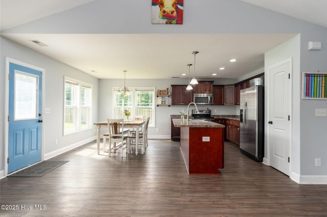 100 Kodiak Court, Jacksonville, NC 28540