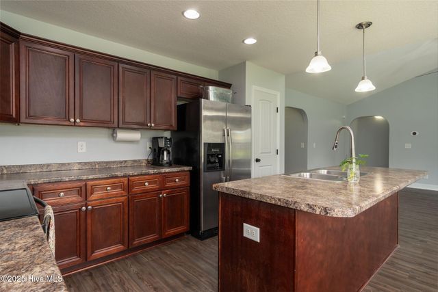 100 Kodiak Court, Jacksonville, NC 28540