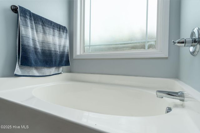 100 Kodiak Court, Jacksonville, NC 28540