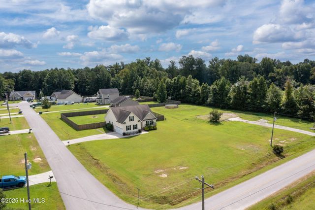 100 Kodiak Court, Jacksonville, NC 28540