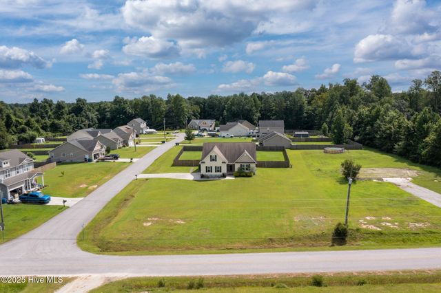 100 Kodiak Court, Jacksonville, NC 28540