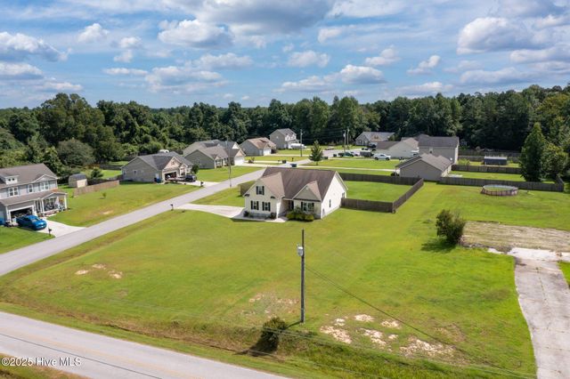 100 Kodiak Court, Jacksonville, NC 28540