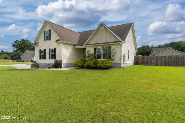 100 Kodiak Court, Jacksonville, NC 28540