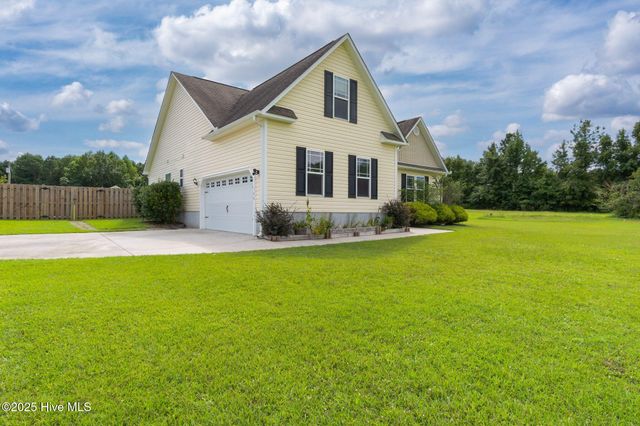 100 Kodiak Court, Jacksonville, NC 28540