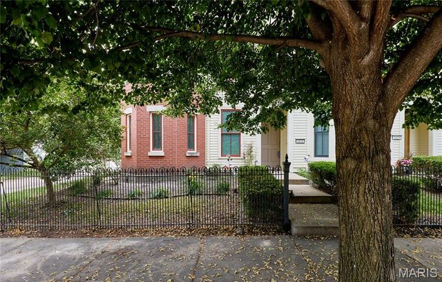 3432 Civic Green Drive, St Charles, MO 63301