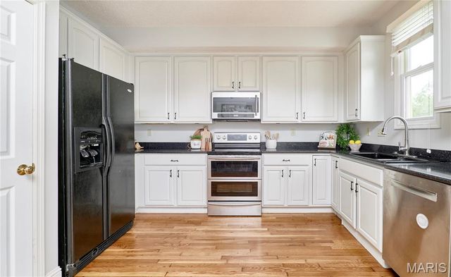 3432 Civic Green Drive, St Charles, MO 63301