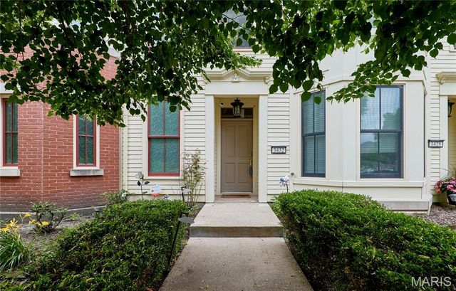 3432 Civic Green Drive, St Charles, MO 63301