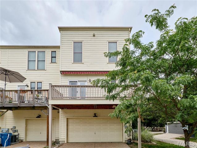 3432 Civic Green Drive, St Charles, MO 63301