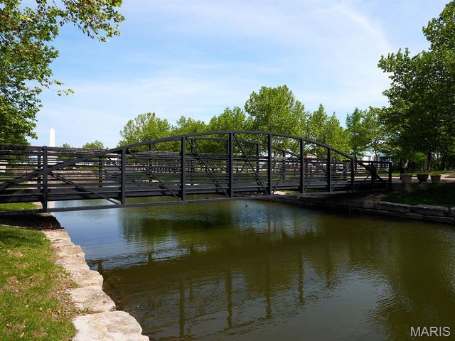 3432 Civic Green Drive, St Charles, MO 63301