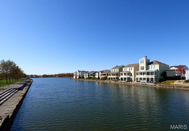 3432 Civic Green Drive, St Charles, MO 63301