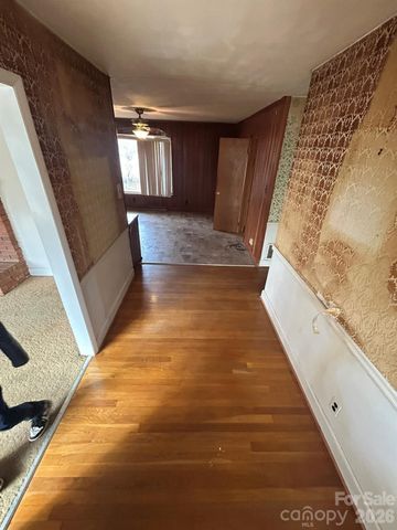 626 Willowbrook Lane, Winston Salem, NC 27104