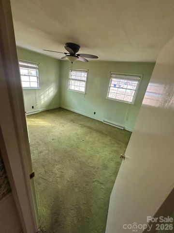 626 Willowbrook Lane, Winston Salem, NC 27104