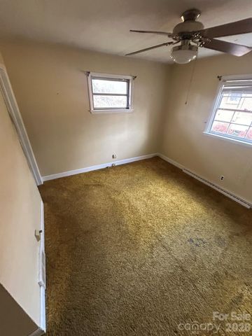 626 Willowbrook Lane, Winston Salem, NC 27104