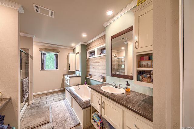 349 County Road 2471, Hondo, TX 78861
