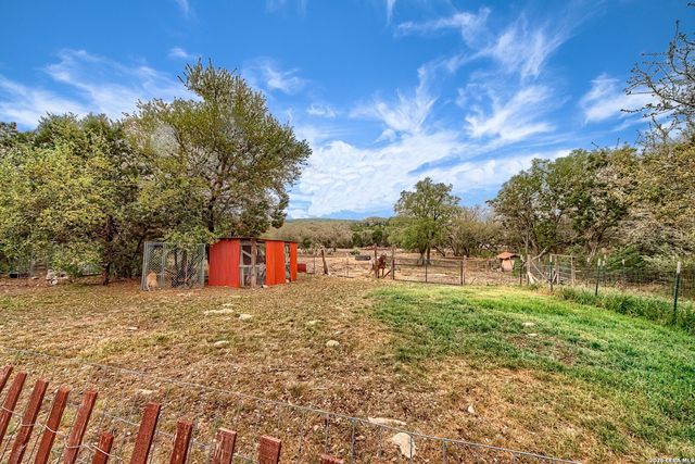 349 County Road 2471, Hondo, TX 78861