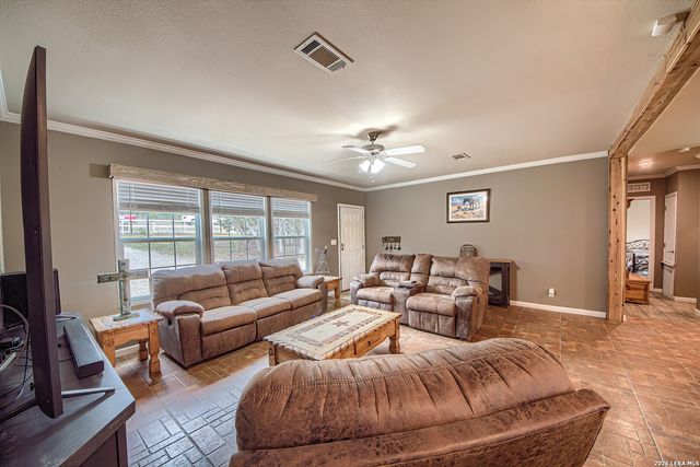349 County Road 2471, Hondo, TX 78861
