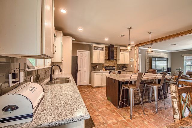349 County Road 2471, Hondo, TX 78861