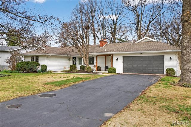 203 Morewood Drive, Manchester, MO 63011