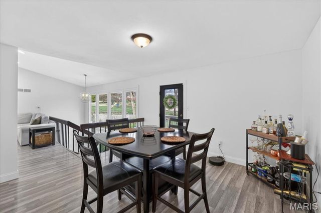 203 Morewood Drive, Manchester, MO 63011