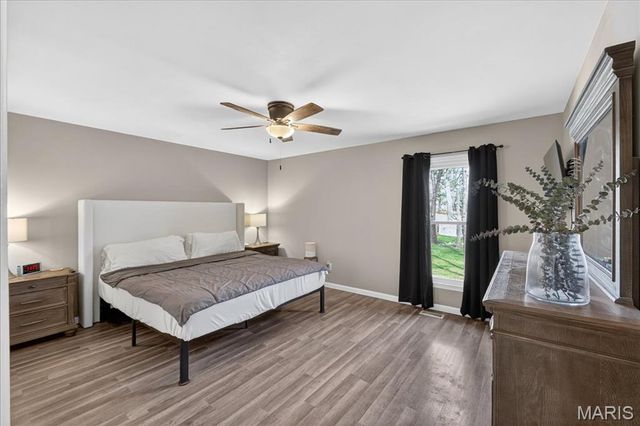 203 Morewood Drive, Manchester, MO 63011