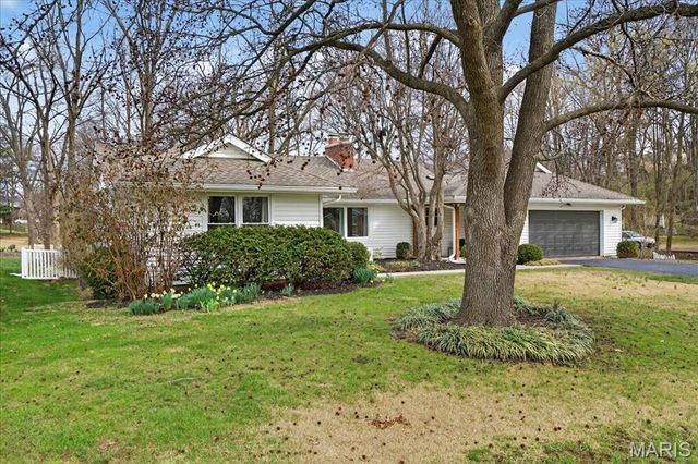 203 Morewood Drive, Manchester, MO 63011