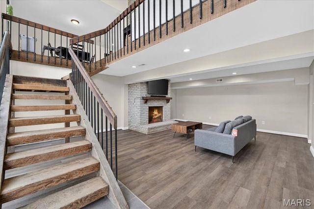 203 Morewood Drive, Manchester, MO 63011