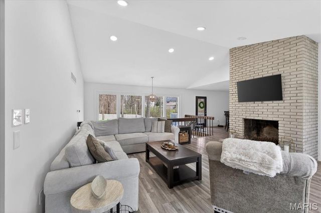 203 Morewood Drive, Manchester, MO 63011