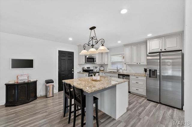 203 Morewood Drive, Manchester, MO 63011