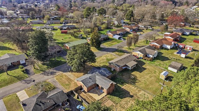 103 Waverly Drive, Rossville, GA 30741