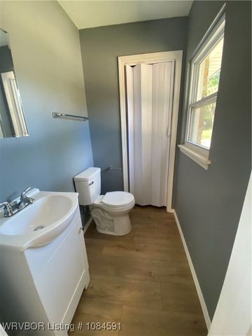 109 S 42nd Street, Van Buren, AR 72956