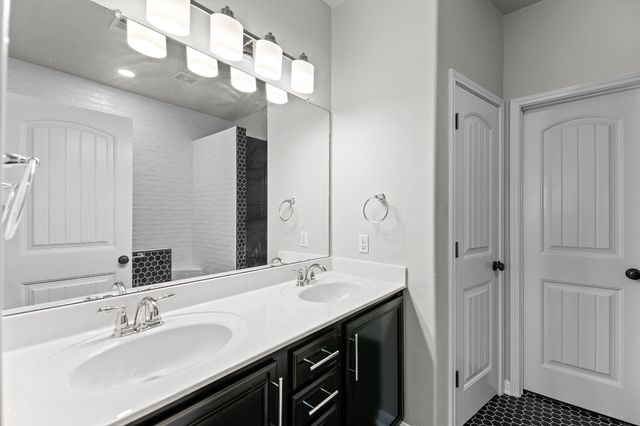 9621 Solana Vista LOOP B, Austin, TX 78750