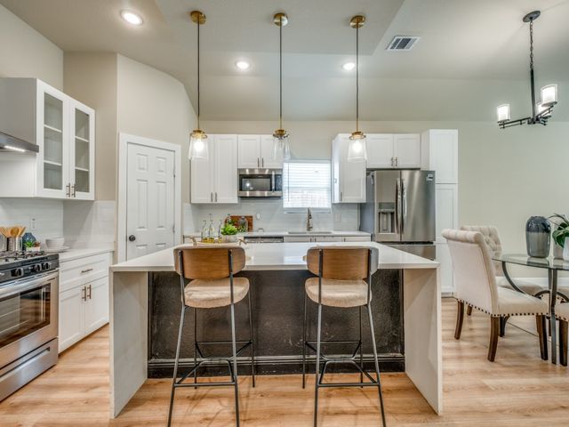 929 S Marlborough Avenue, Dallas, TX 75208