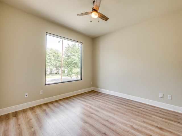 929 S Marlborough Avenue, Dallas, TX 75208