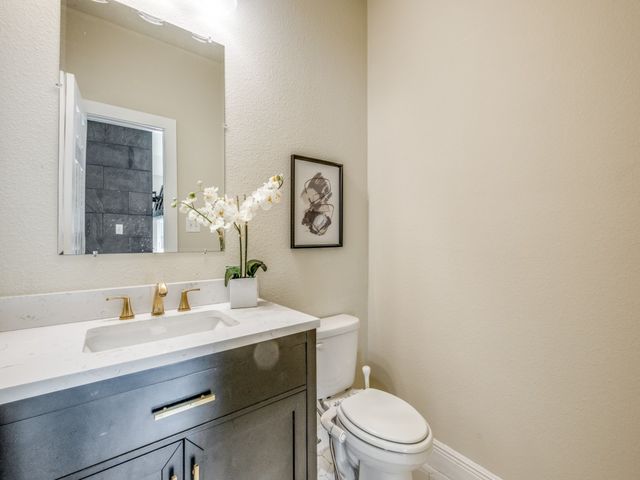 929 S Marlborough Avenue, Dallas, TX 75208