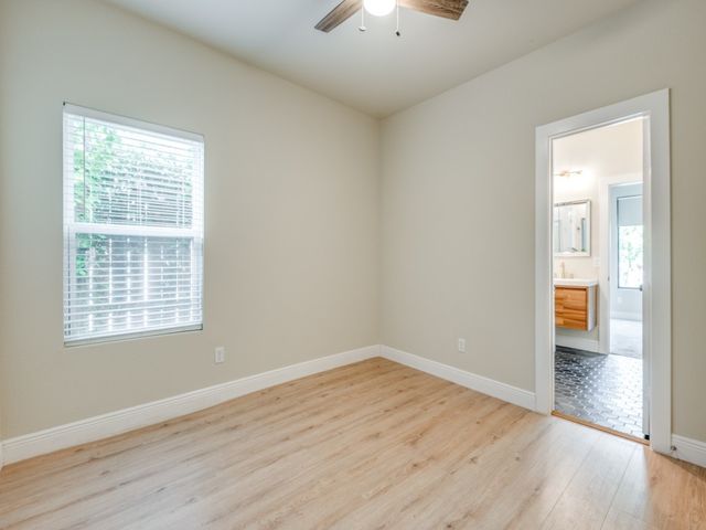 929 S Marlborough Avenue, Dallas, TX 75208