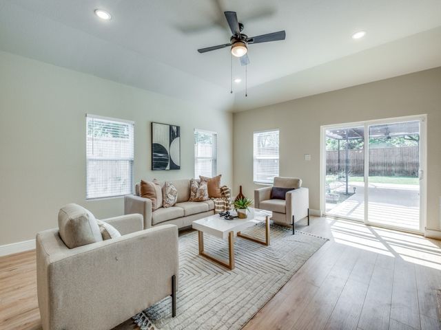 929 S Marlborough Avenue, Dallas, TX 75208