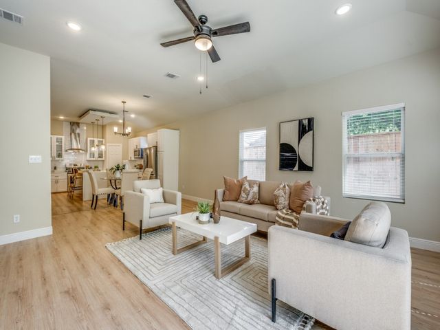 929 S Marlborough Avenue, Dallas, TX 75208