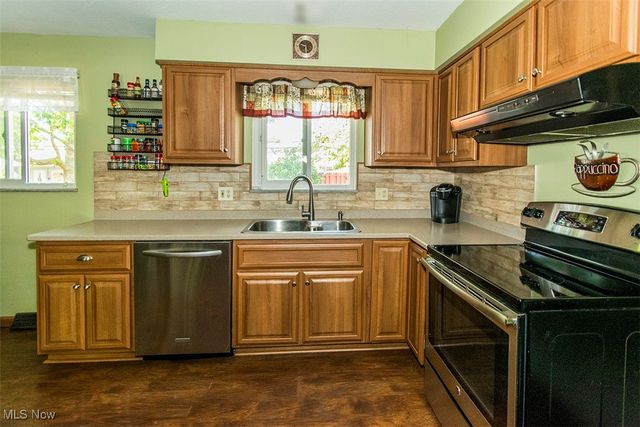 6612 Louann Drive, North Olmsted, OH 44070