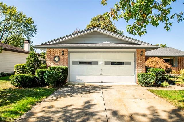 6612 Louann Drive, North Olmsted, OH 44070