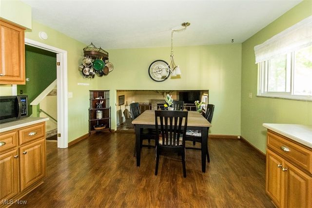 6612 Louann Drive, North Olmsted, OH 44070