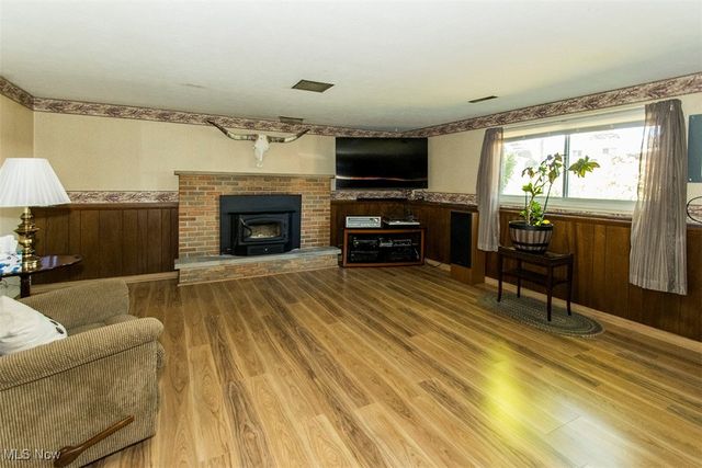 6612 Louann Drive, North Olmsted, OH 44070